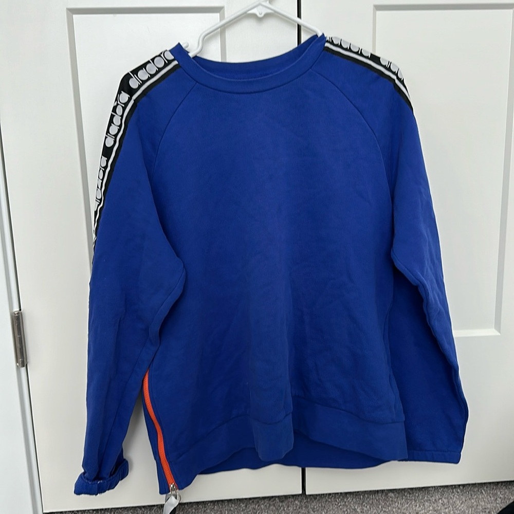 diadora blue crewneck